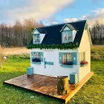 Seaside Wooden Spithami