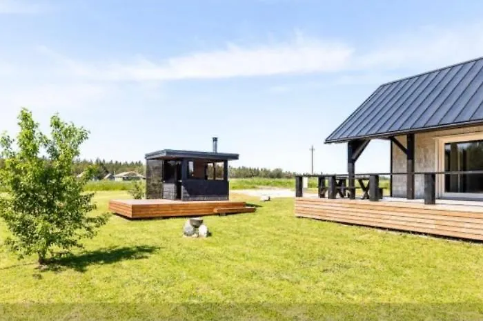 Seaside Wooden Spithami