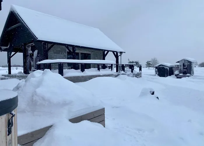 Seaside Wooden Spithami